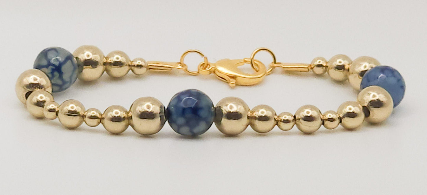 Dyed Agate and Gold Beaded Bracelet